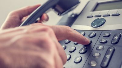 L’offre complète en téléphonie fixe pour les professionnels Réduisez vos factures de téléphonie fixe avec un abonnement en illimité vers fixes et mobiles en France métropolitaine